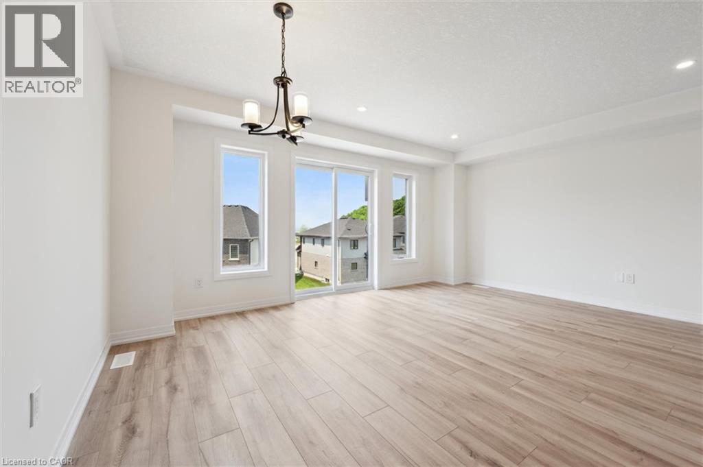 27 Benninger Drive, Kitchener, Ontario  N2E 0K4 - Photo 4 - 40791378