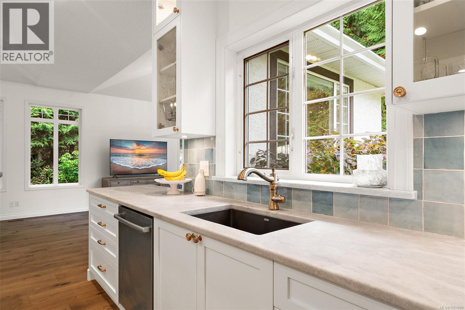 11327 Nitinat Rd, North Saanich, British Columbia  V8L 5R8 - Photo 15 - 1021099