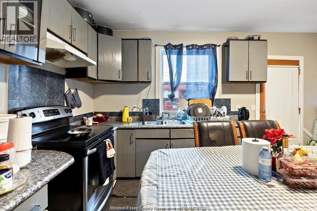 4 Hazelton Street, Leamington, Ontario N8H 1B6 - Photo 16 - 25031854