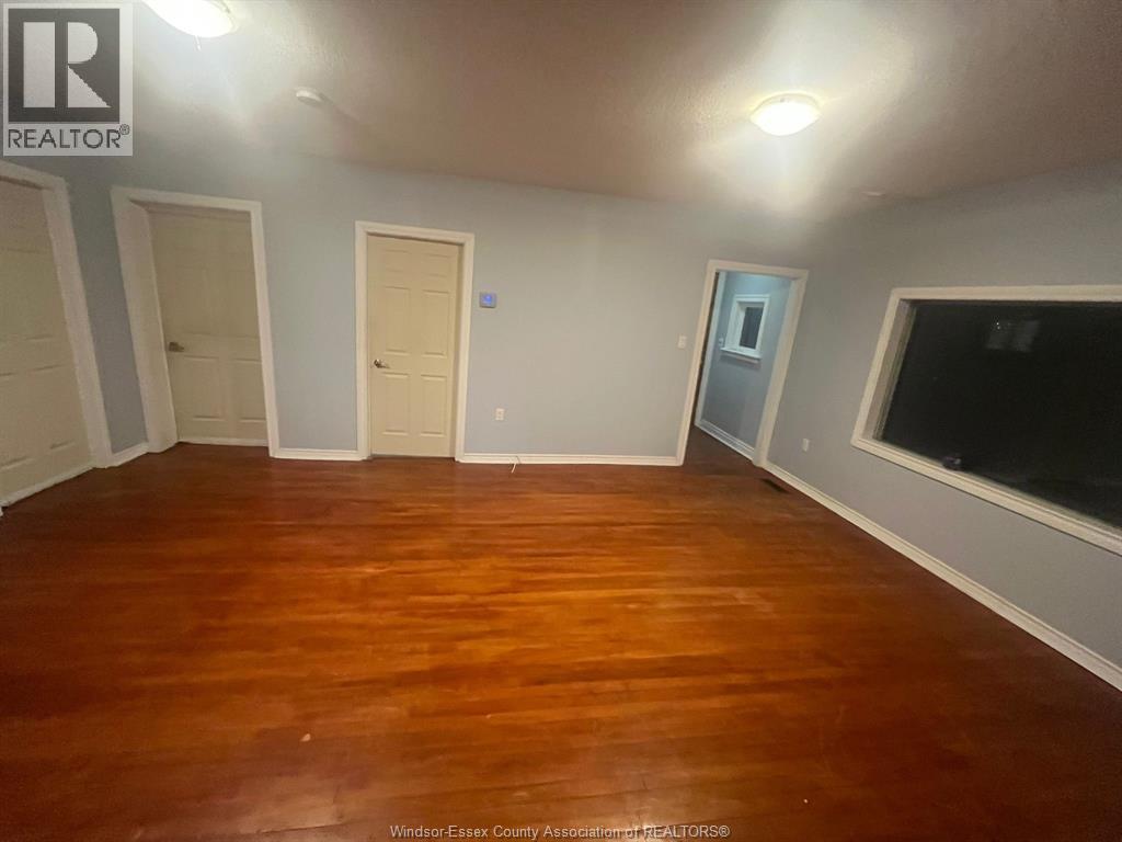 4 Hazelton Street, Leamington, Ontario N8H 1B6 - Photo 4 - 25031854