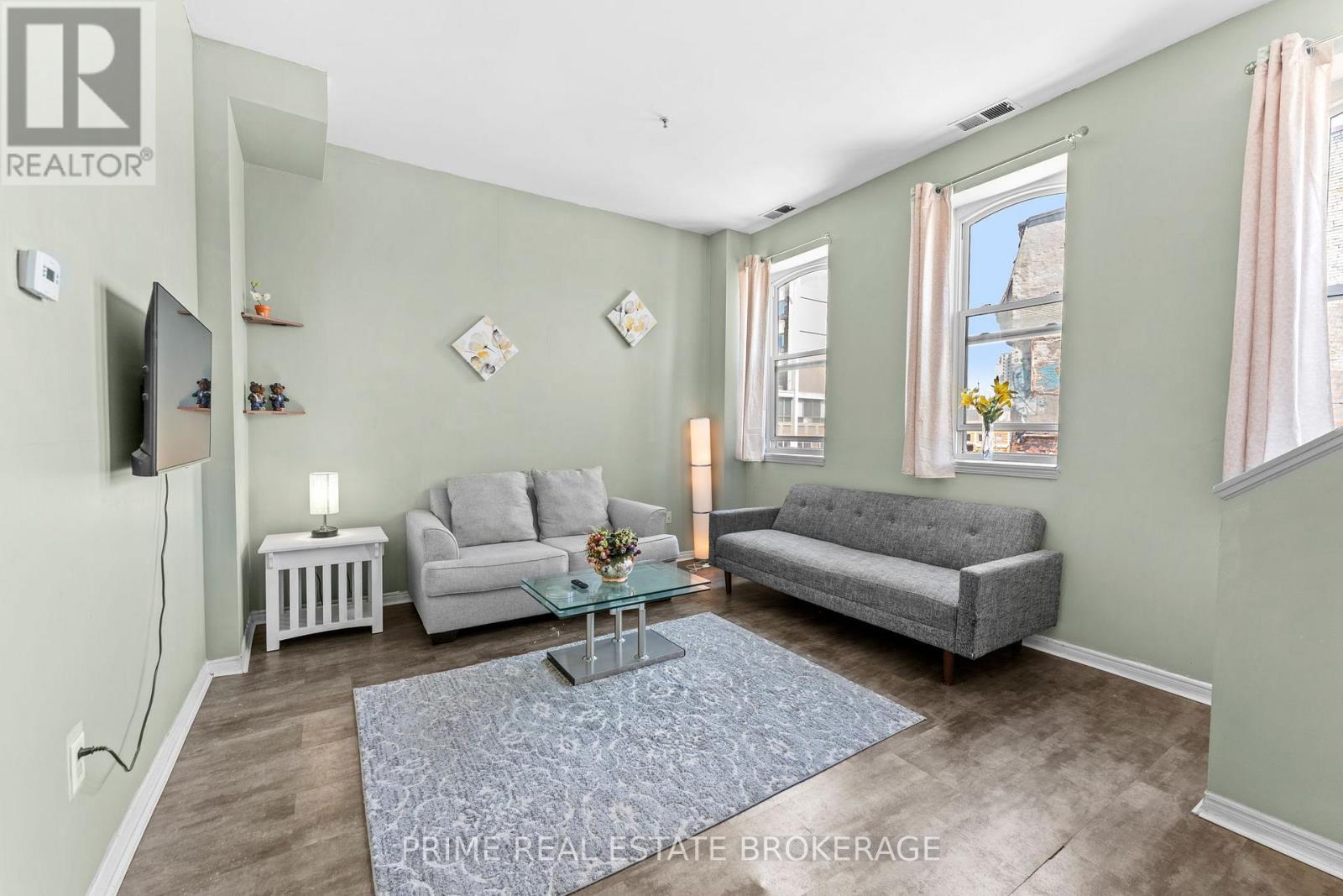 Unit 5 - 366 Richmond Street, London East, Ontario  N6A 3C7 - Photo 3 - X12615586