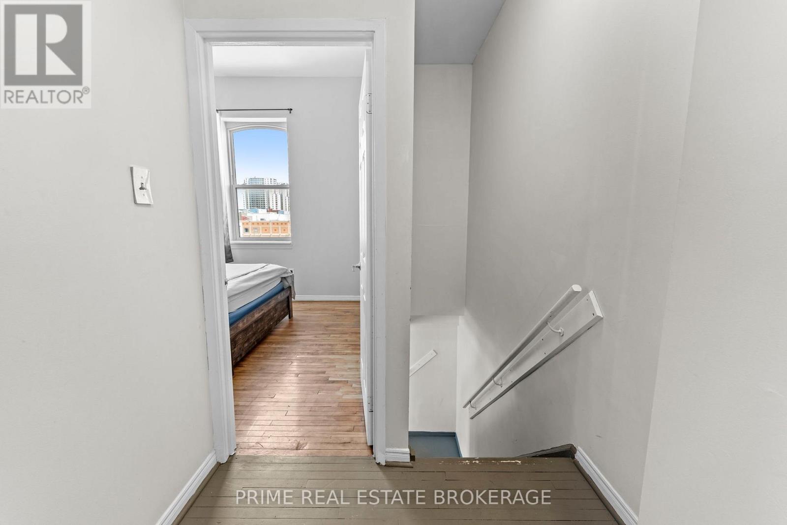 Unit 4 - 366 Richmond Street, London East, Ontario  N6A 3C7 - Photo 10 - X12633384