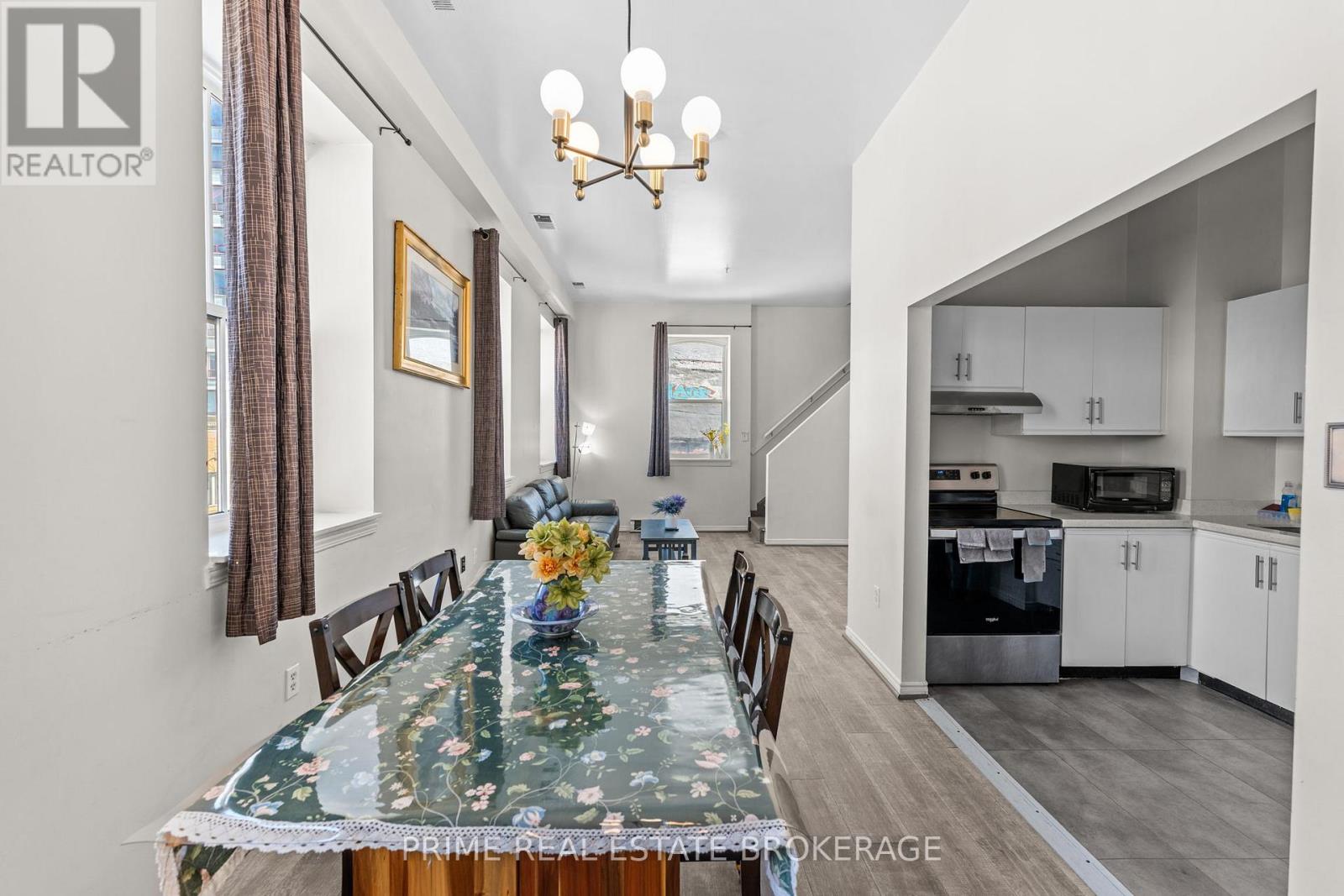 Unit 4 - 366 Richmond Street, London East, Ontario  N6A 3C7 - Photo 2 - X12633384