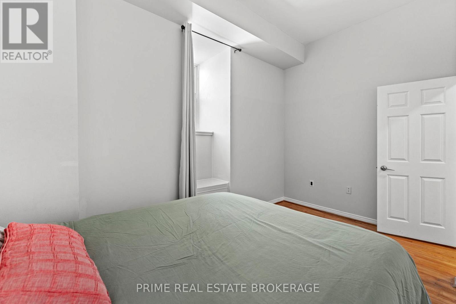 Unit 4 - 366 Richmond Street, London East, Ontario  N6A 3C7 - Photo 15 - X12633384