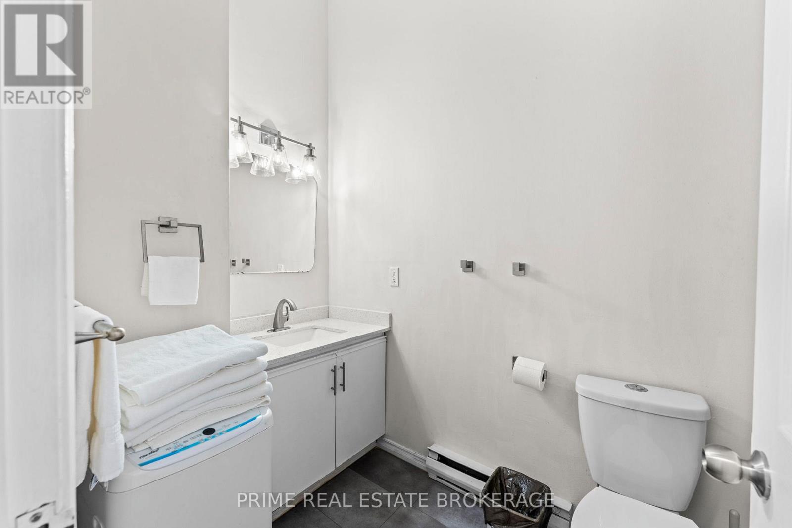 Unit 4 - 366 Richmond Street, London East, Ontario  N6A 3C7 - Photo 16 - X12633384