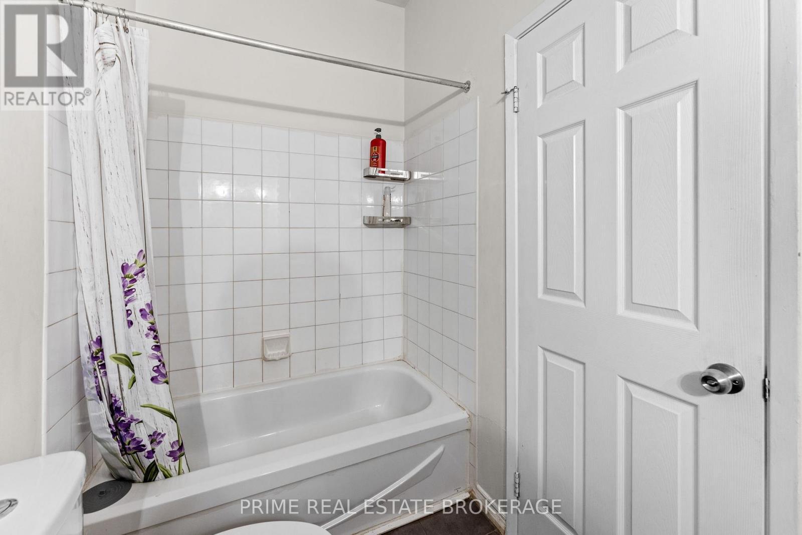 Unit 4 - 366 Richmond Street, London East, Ontario  N6A 3C7 - Photo 17 - X12633384