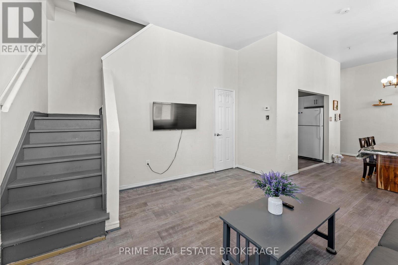 Unit 4 - 366 Richmond Street, London East, Ontario  N6A 3C7 - Photo 7 - X12633384