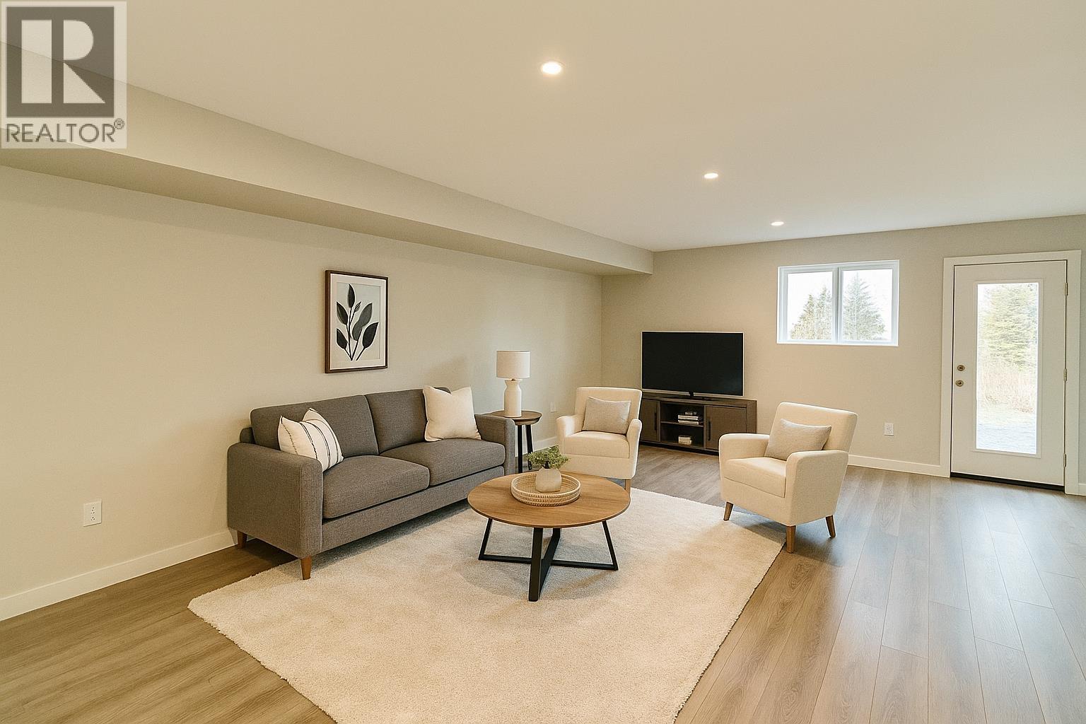 905 Spruce Place, 100 Mile House, British Columbia  V0K 2E0 - Photo 20 - R3046883