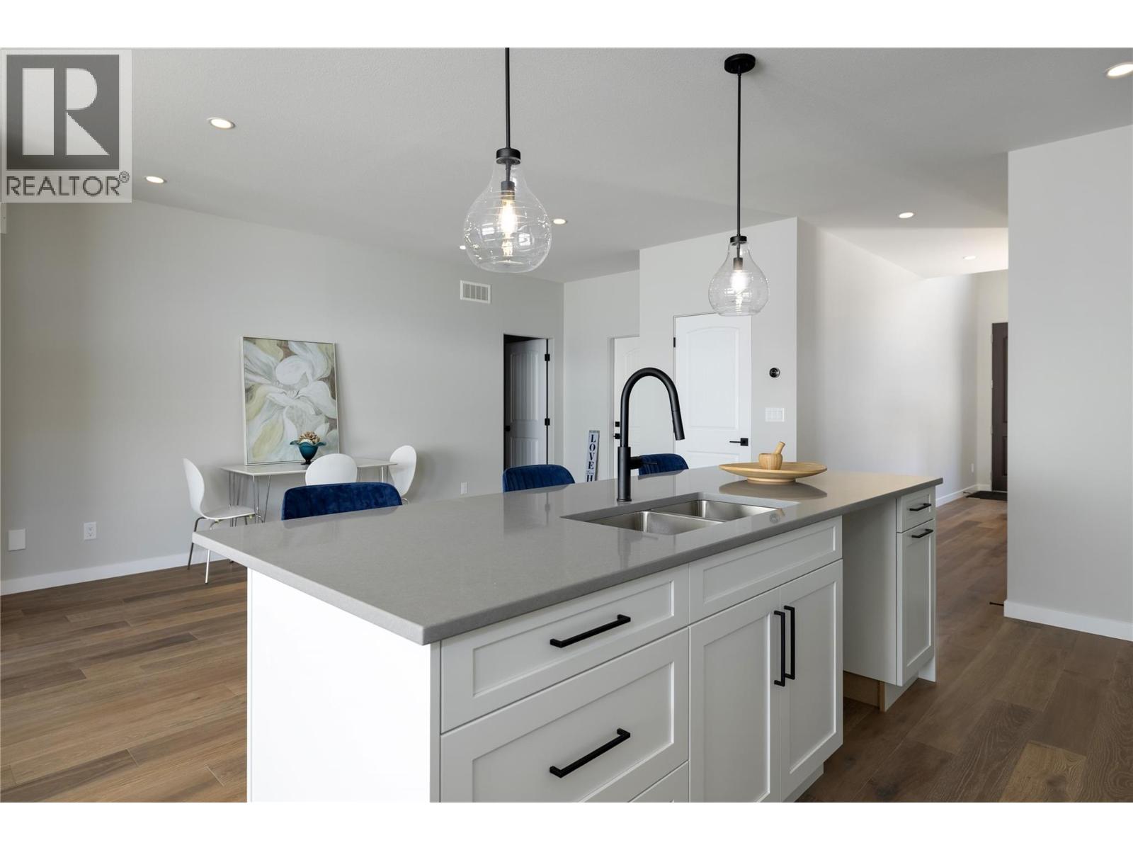 595 Vineyard Way N Unit# 9, Vernon, British Columbia  V1H 2M2 - Photo 4 - 10330591