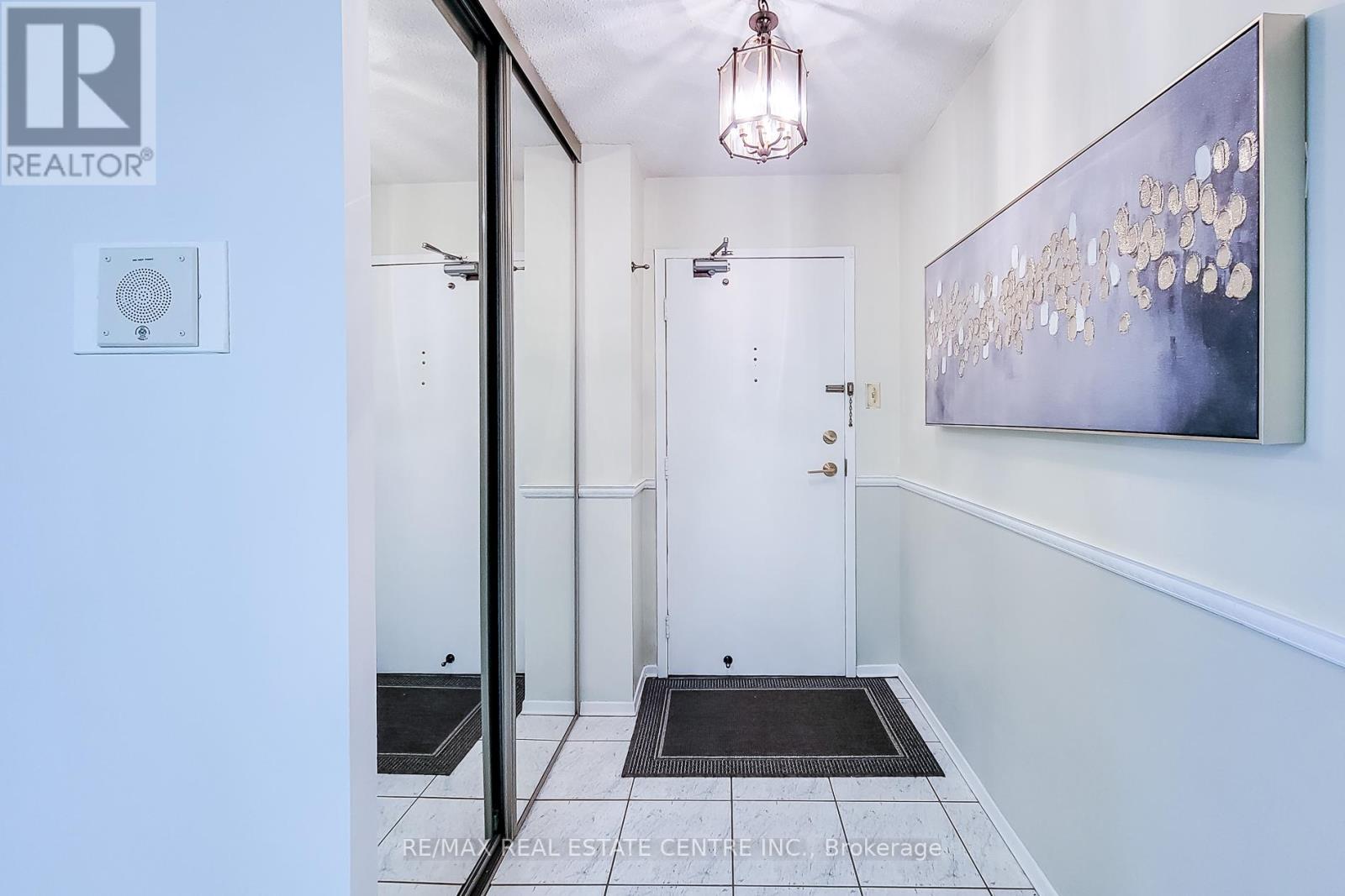 602 - 2055 Upper Middle Road, Burlington, Ontario  L7P 3P4 - Photo 2 - W12641982