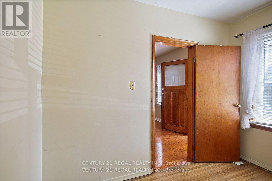 102 Newcastle Street, Toronto, Ontario  M8Z 1C8 - Photo 11 - W12642010