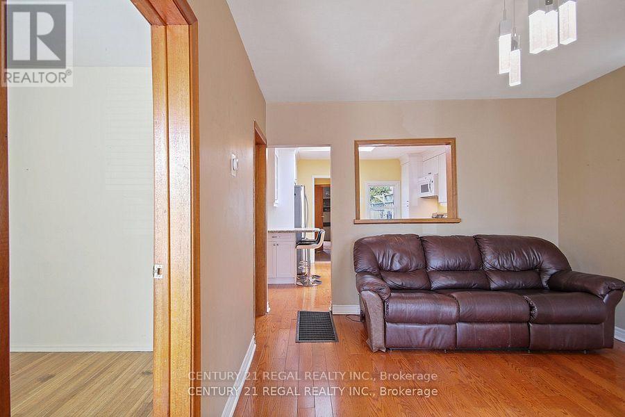 102 Newcastle Street, Toronto, Ontario  M8Z 1C8 - Photo 6 - W12642010