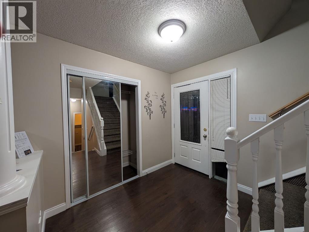 47 Saddleback Way Ne, Calgary, Alberta  T3J 4K4 - Photo 3 - A2249697