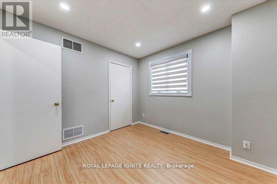 160 Twyn Rivers Drive, Pickering, Ontario  L1V 1E2 - Photo 14 - E12642032