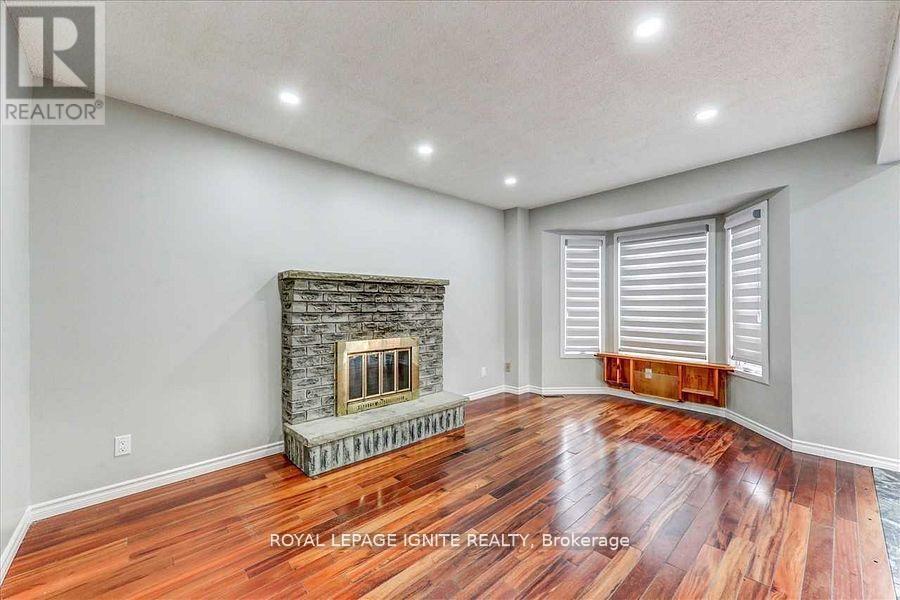 160 Twyn Rivers Drive, Pickering, Ontario  L1V 1E2 - Photo 7 - E12642032