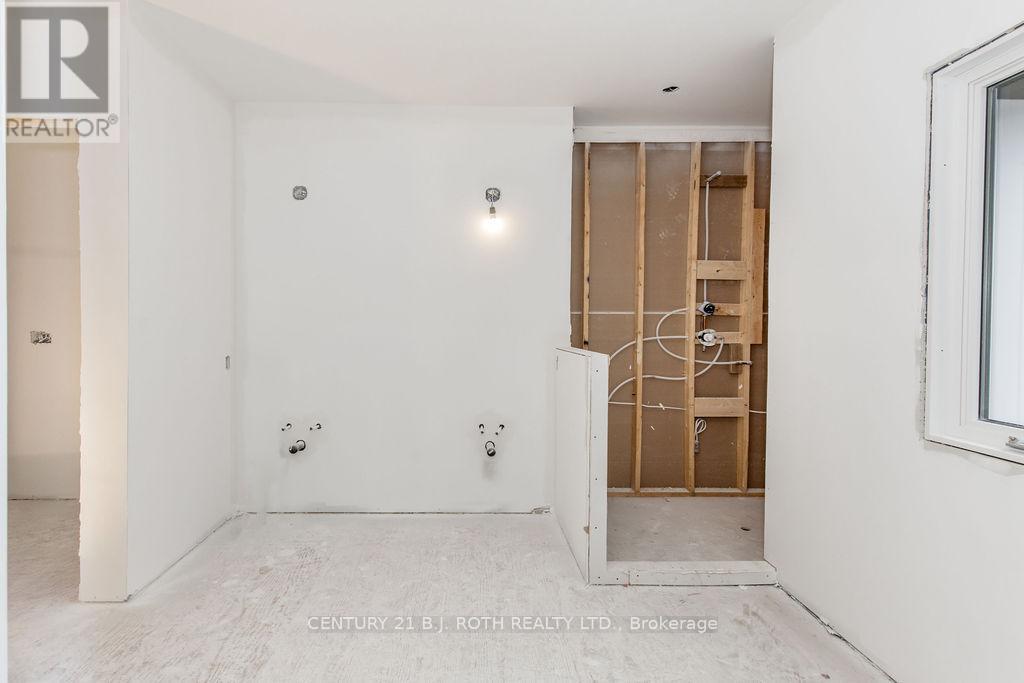 56 Brennan Avenue, Barrie, Ontario  L4N 4B1 - Photo 35 - S12642042