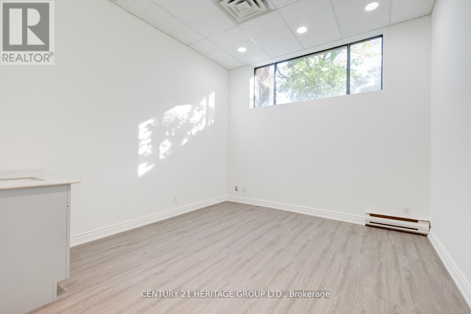 101 - 2900 Yonge Street, Toronto, Ontario  M4N 3N8 - Photo 26 - C12547354