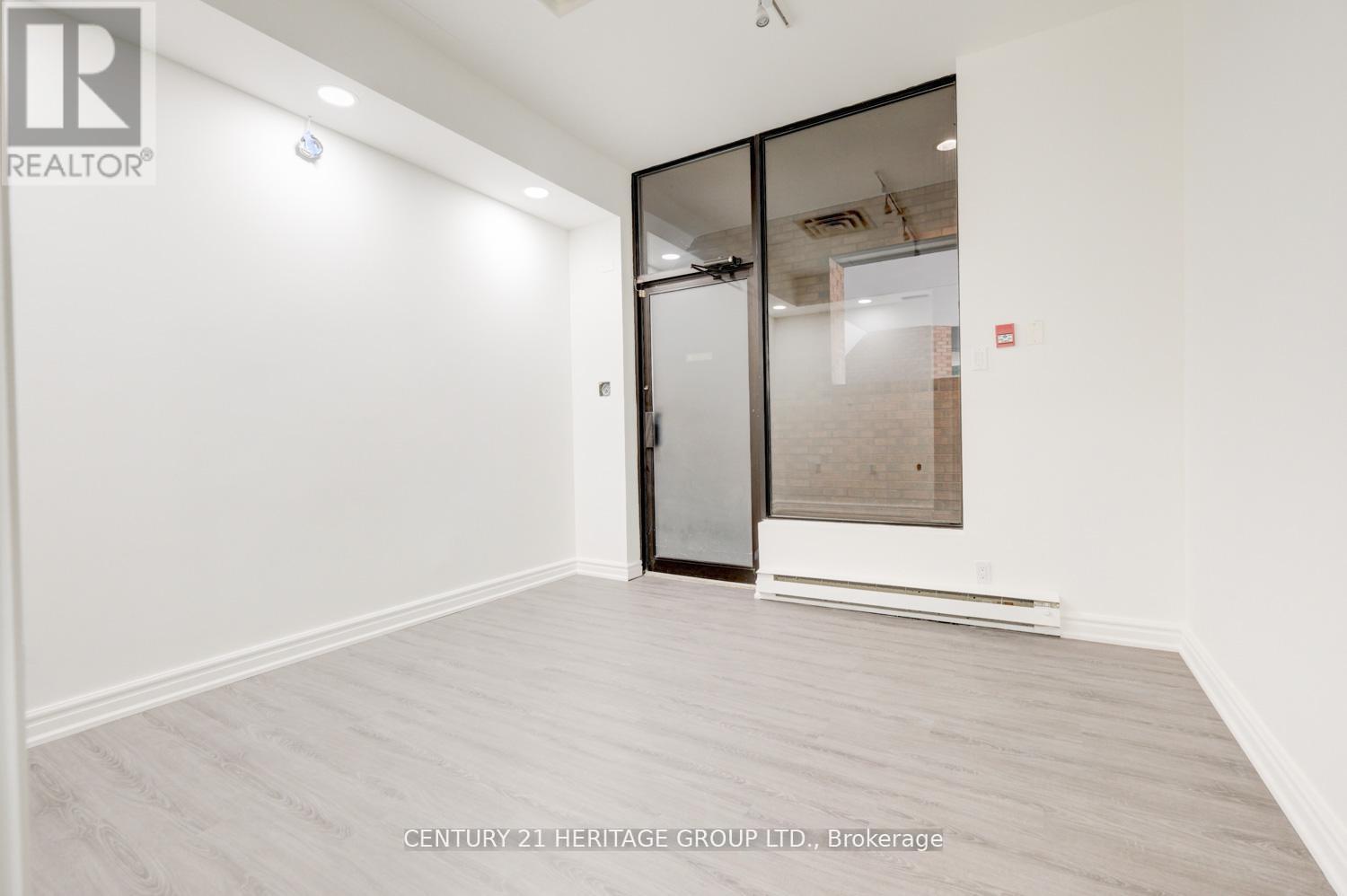 101 - 2900 Yonge Street, Toronto, Ontario  M4N 3N8 - Photo 36 - C12547354