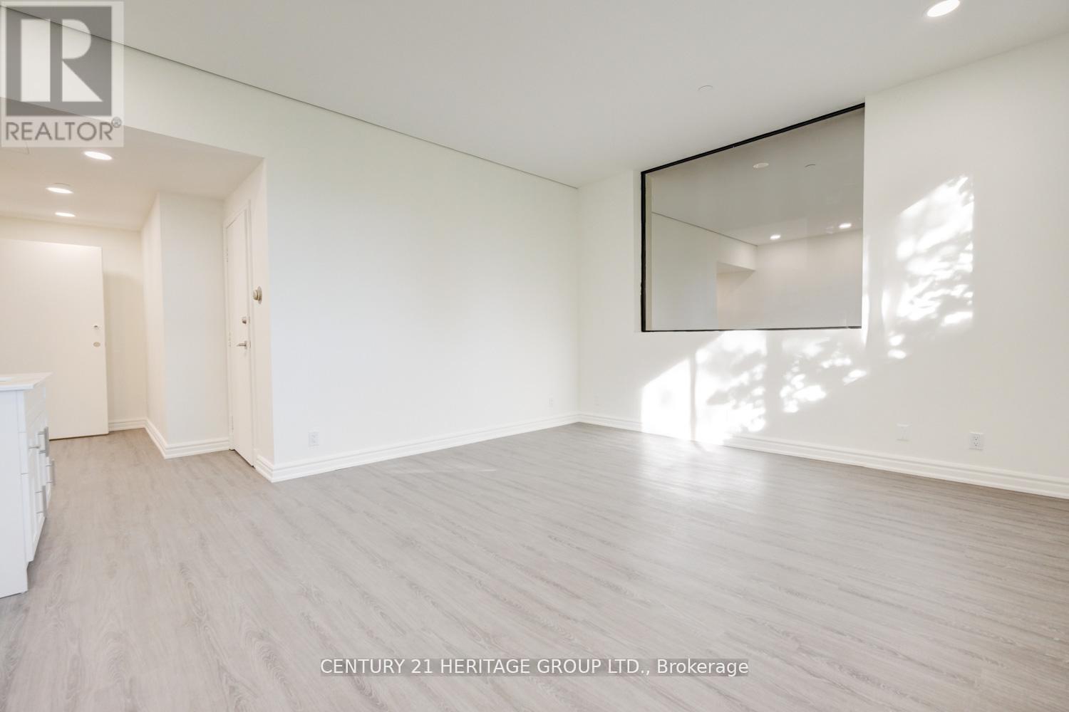 101 - 2900 Yonge Street, Toronto, Ontario  M4N 3N8 - Photo 34 - C12547354