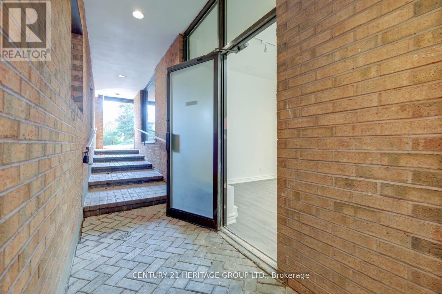 101 - 2900 Yonge Street, Toronto, Ontario  M4N 3N8 - Photo 38 - C12547354