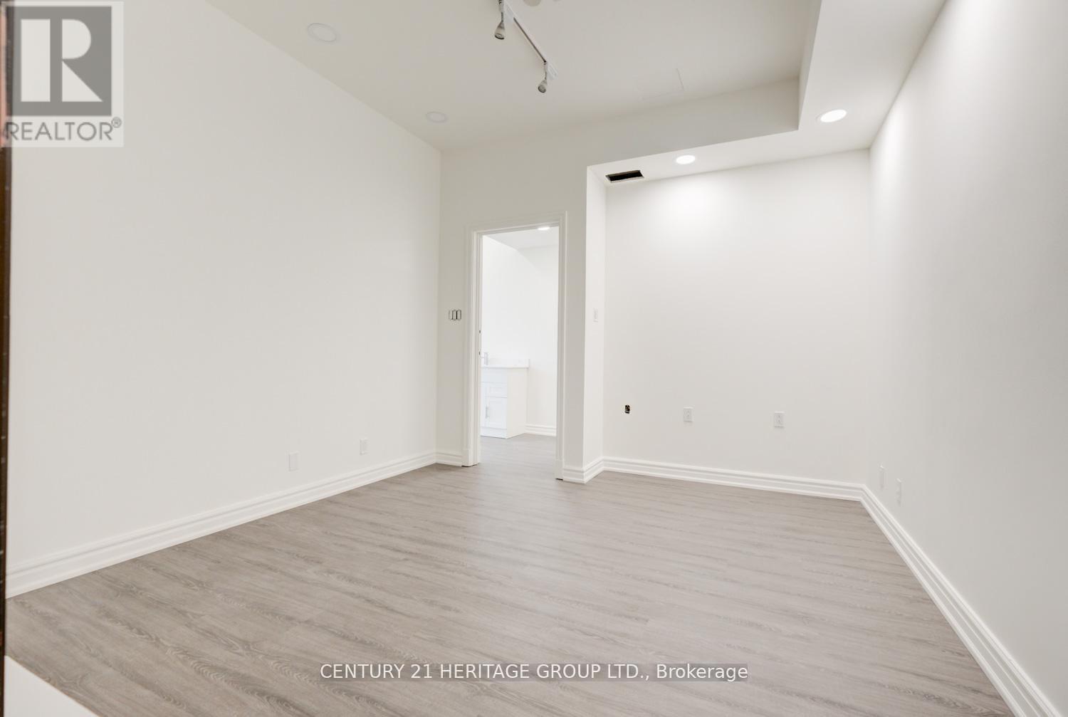 101 - 2900 Yonge Street, Toronto, Ontario  M4N 3N8 - Photo 40 - C12547354