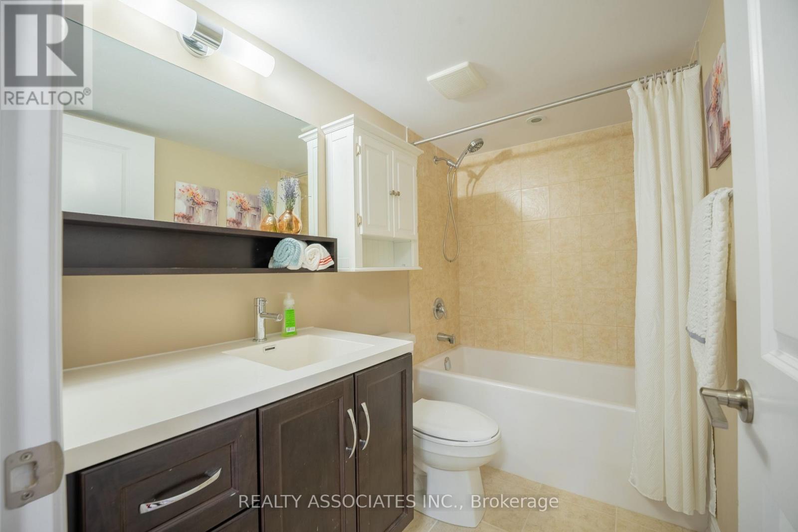 3333 Mockingbird Common E, Oakville, Ontario  L6H 0X1 - Photo 32 - W12642044