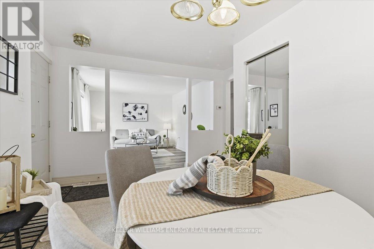 81 Haymarket Road, Toronto (Downsview-Roding-Cfb), Ontario  M3L 1H8 - Photo 11 - W12642060