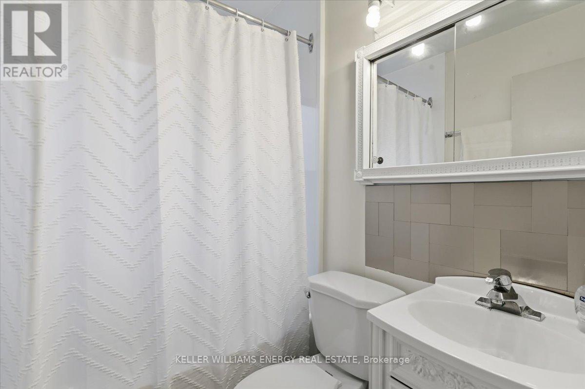 81 Haymarket Road, Toronto (Downsview-Roding-Cfb), Ontario  M3L 1H8 - Photo 15 - W12642060