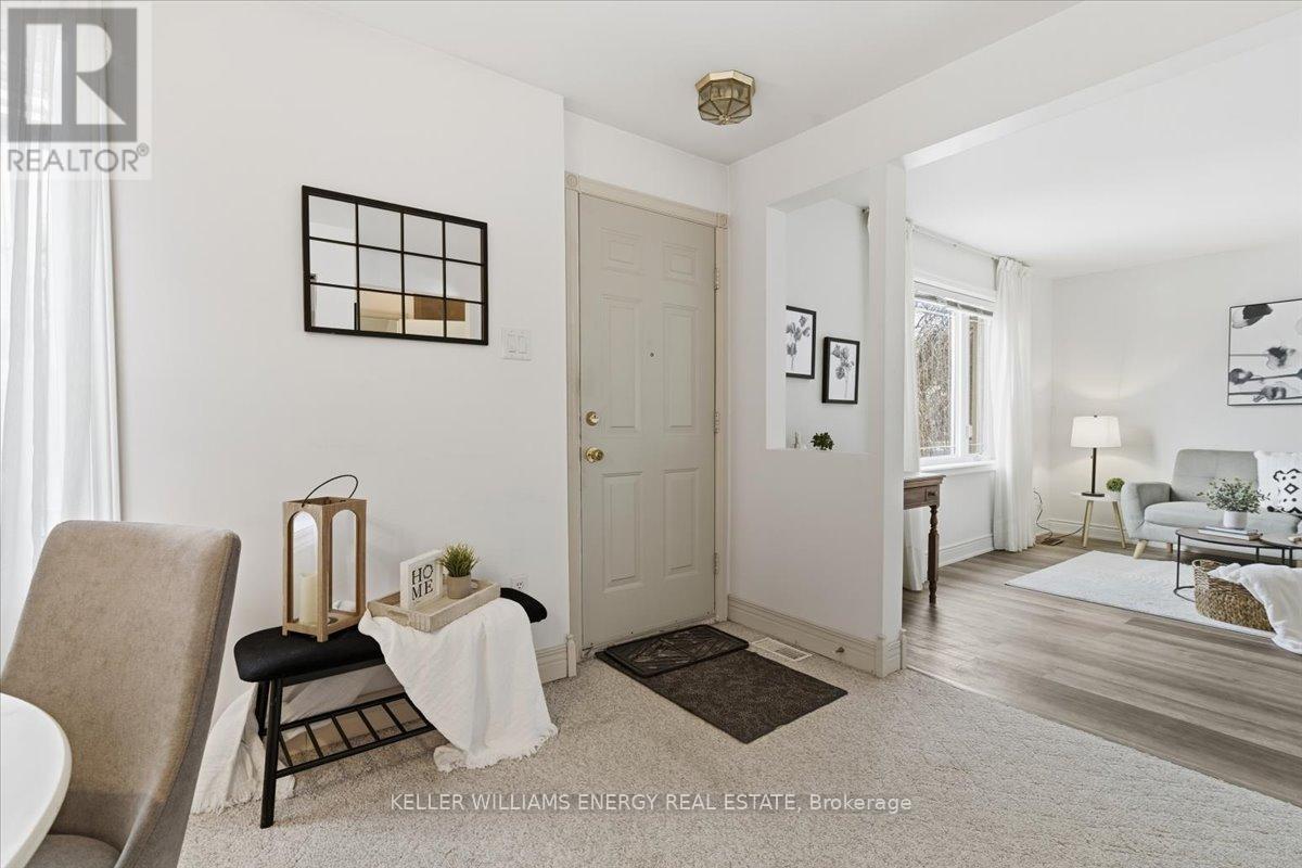 81 Haymarket Road, Toronto (Downsview-Roding-Cfb), Ontario  M3L 1H8 - Photo 5 - W12642060