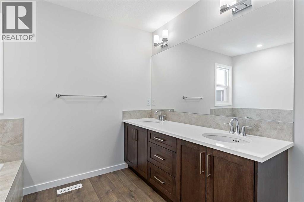 136 Wolf Hollow Manor Se, Calgary, Alberta  T2X 5R9 - Photo 12 - A2264875