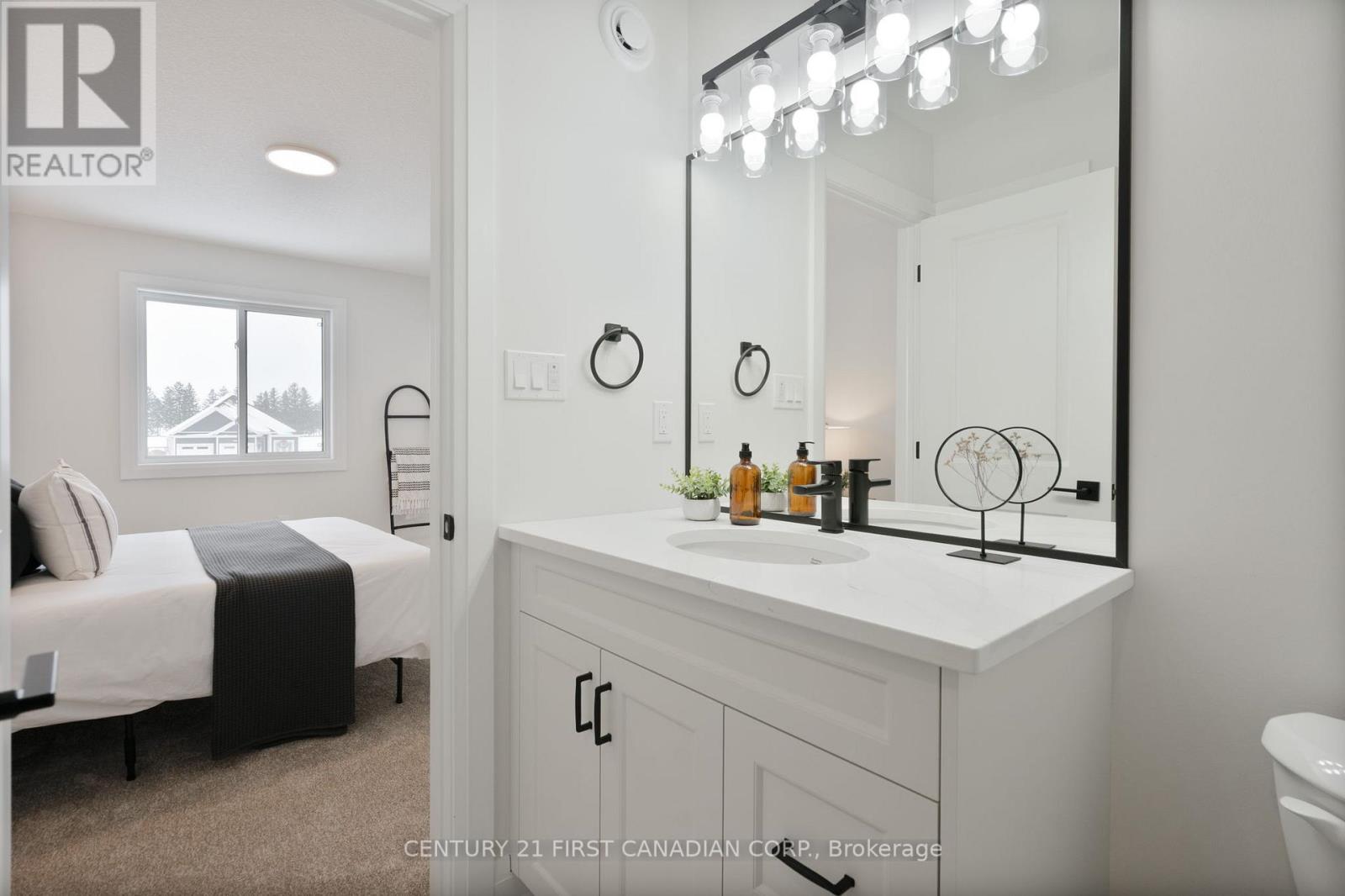 64 Postma Crescent, North Middlesex, Ontario  N0M 1A0 - Photo 23 - X12642054