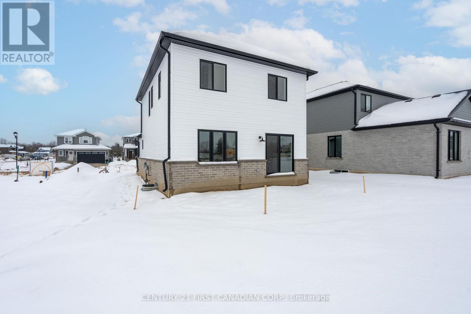64 Postma Crescent, North Middlesex, Ontario  N0M 1A0 - Photo 30 - X12642054