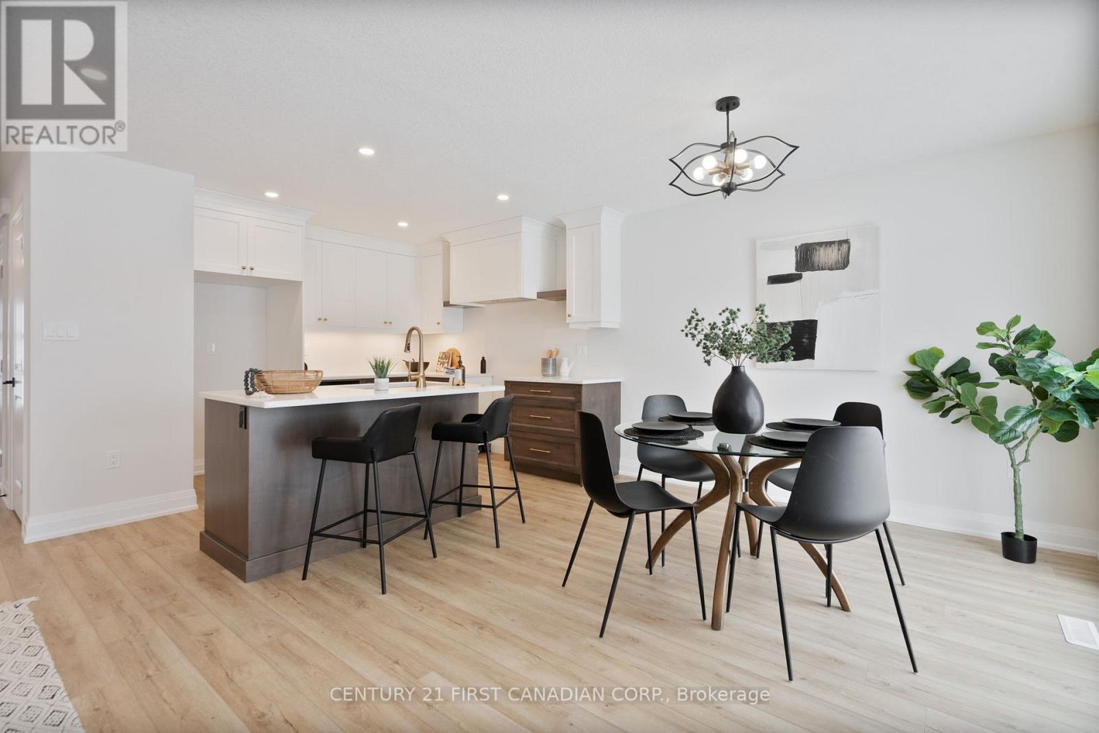 64 Postma Crescent, North Middlesex, Ontario  N0M 1A0 - Photo 7 - X12642054