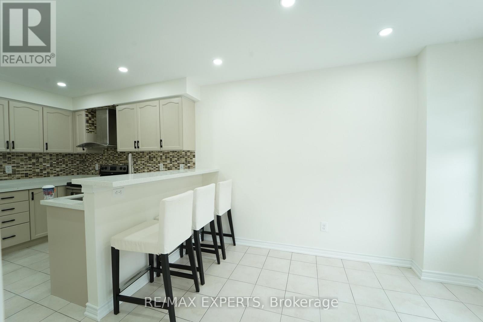 64 Peppertree Lane, Whitchurch-Stouffville, Ontario  L4A 0M8 - Photo 13 - N12641520