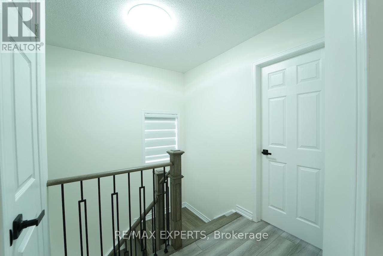 64 Peppertree Lane, Whitchurch-Stouffville, Ontario  L4A 0M8 - Photo 22 - N12641520