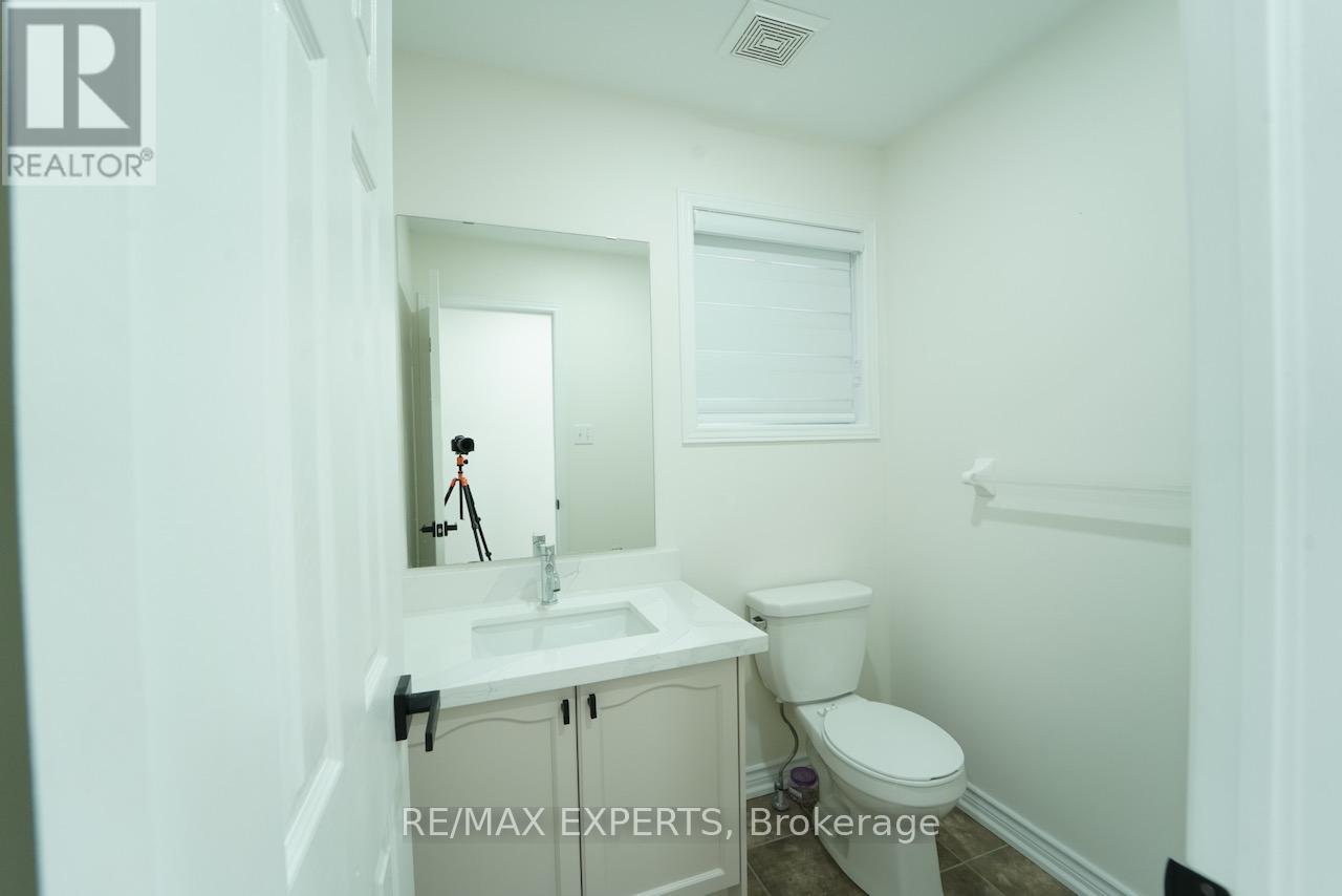 64 Peppertree Lane, Whitchurch-Stouffville, Ontario  L4A 0M8 - Photo 19 - N12641520