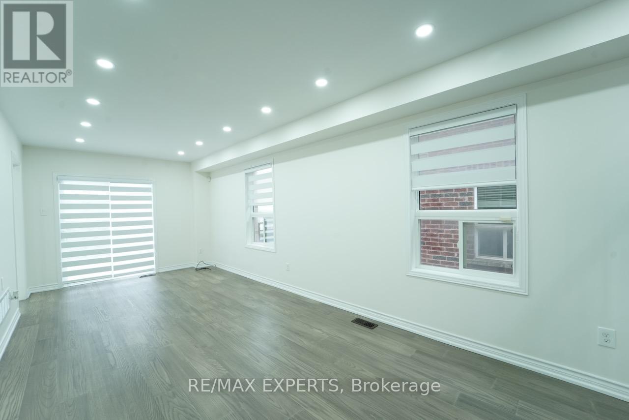 64 Peppertree Lane, Whitchurch-Stouffville, Ontario  L4A 0M8 - Photo 8 - N12641520