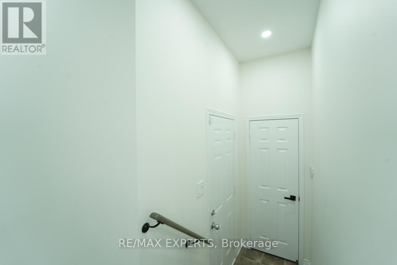 64 Peppertree Lane, Whitchurch-Stouffville, Ontario  L4A 0M8 - Photo 37 - N12641520