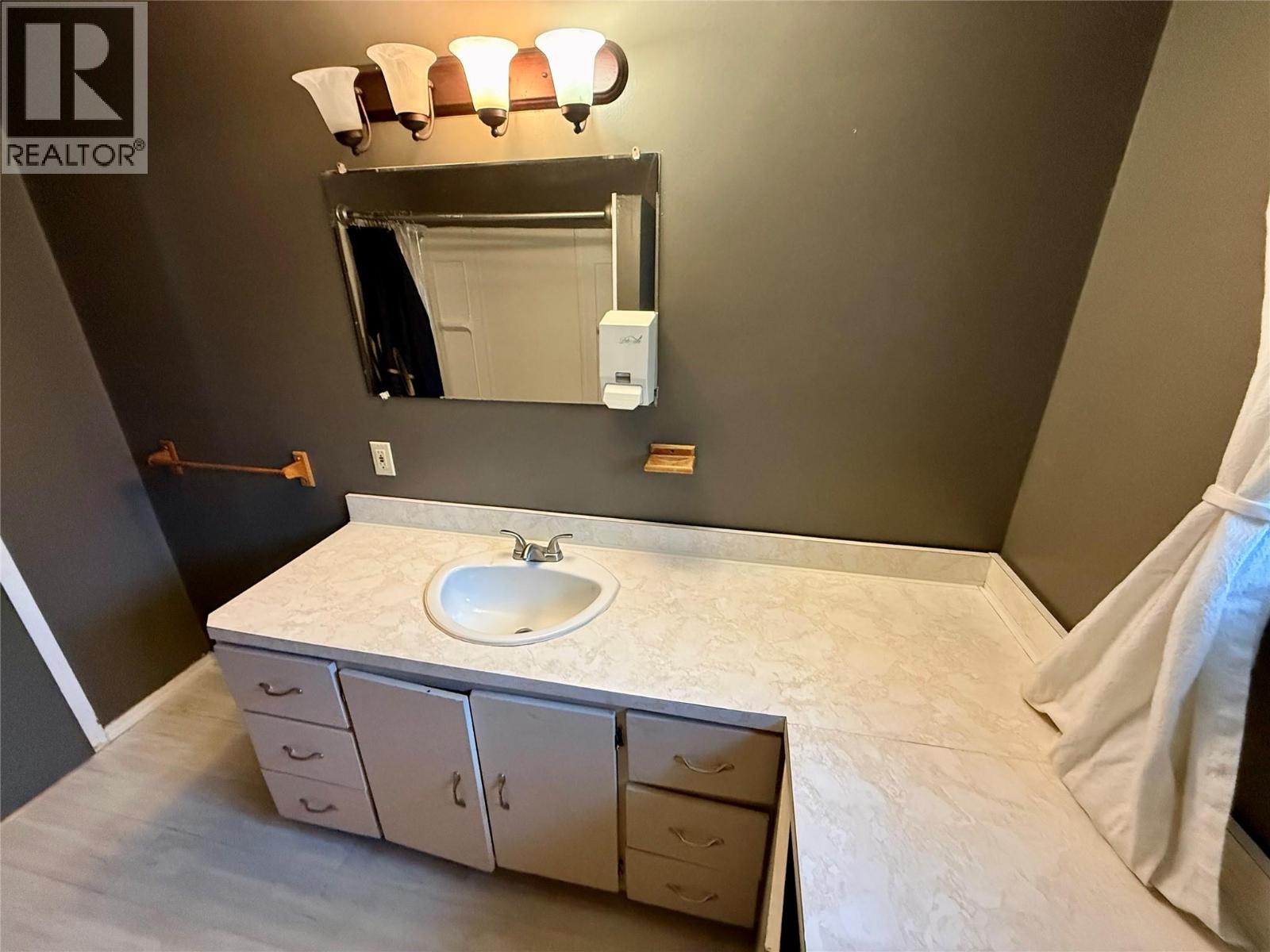 273 Railway Lane, Trail, British Columbia V1R 3S4 - Photo 19 - 10371318