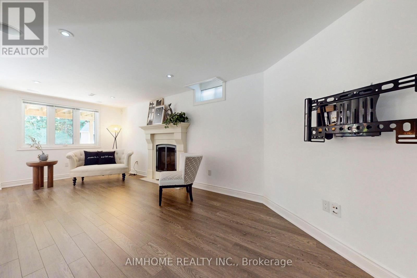 812 Foxcroft Boulevard, Newmarket, Ontario  L3X 1M8 - Photo 40 - N12642064