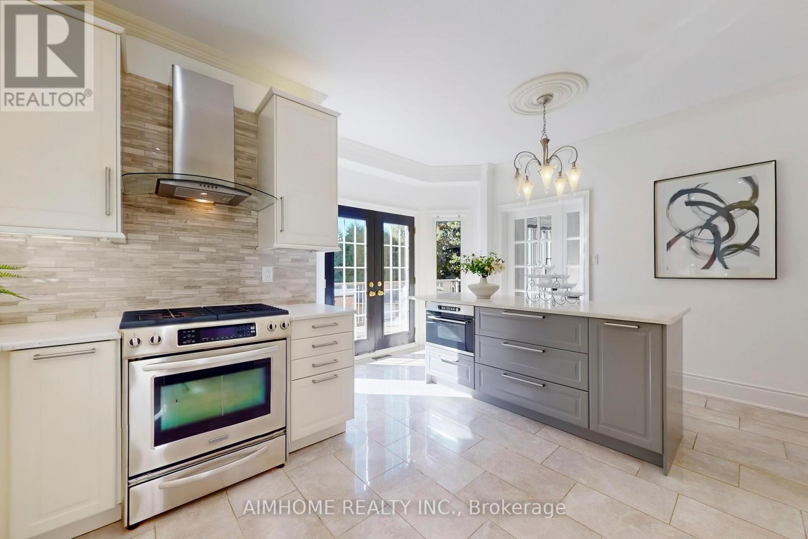 812 Foxcroft Boulevard, Newmarket, Ontario  L3X 1M8 - Photo 8 - N12642064