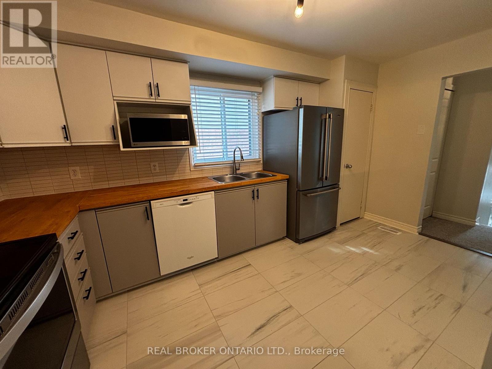 Upper - 102 Bonaventure Drive, London East, Ontario  N5V 4A7 - Photo 13 - X12642066