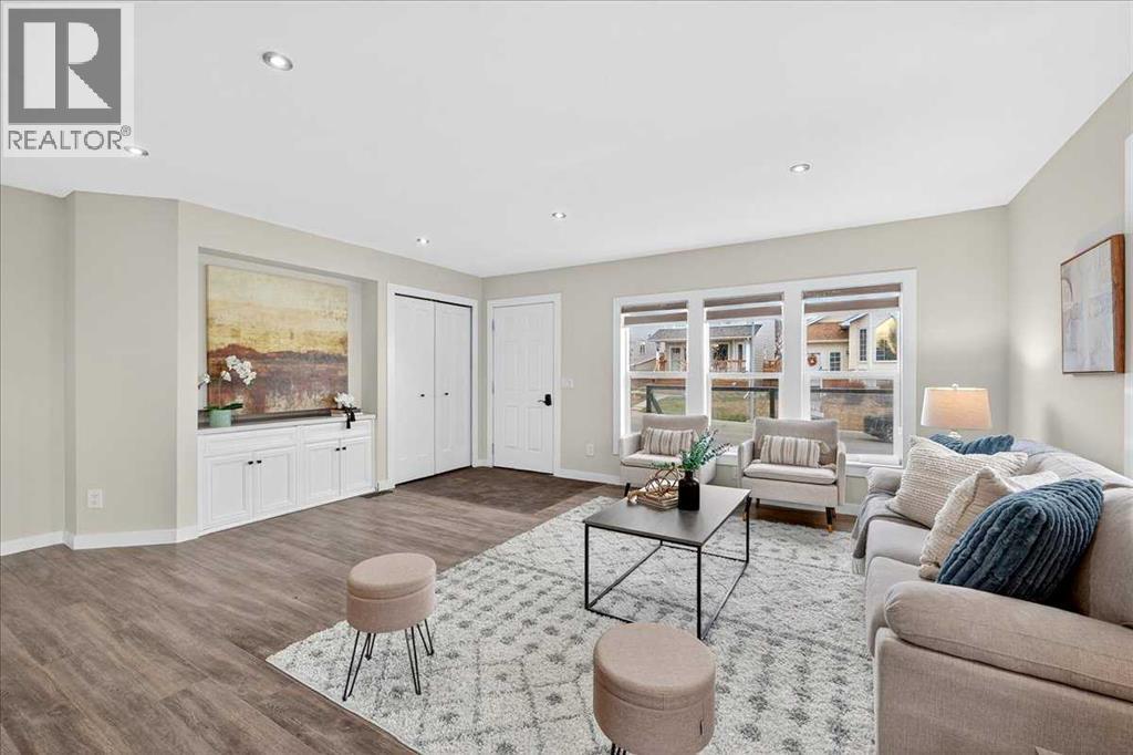 2103 Country Hills Circle Nw, Calgary, Alberta  T3K 4Z3 - Photo 5 - A2271237