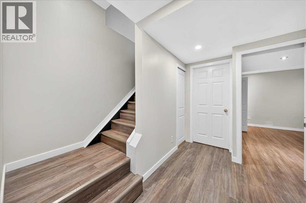 2103 Country Hills Circle Nw, Calgary, Alberta  T3K 4Z3 - Photo 27 - A2271237