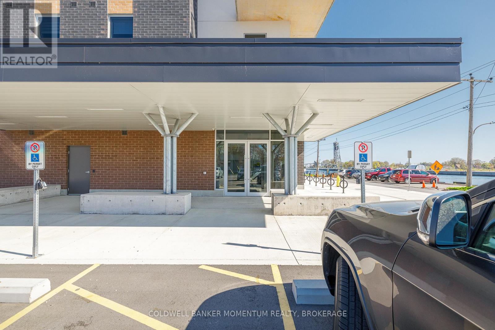 403 - 118 West Street, Port Colborne, Ontario  L3K 4C9 - Photo 5 - X12642088