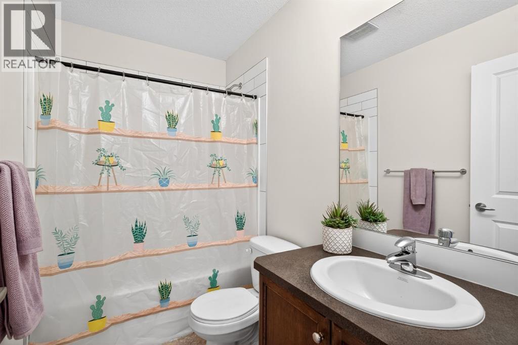 2002, 1001 8 Street Nw, Airdrie, Alberta  T4B 0W3 - Photo 18 - A2274337