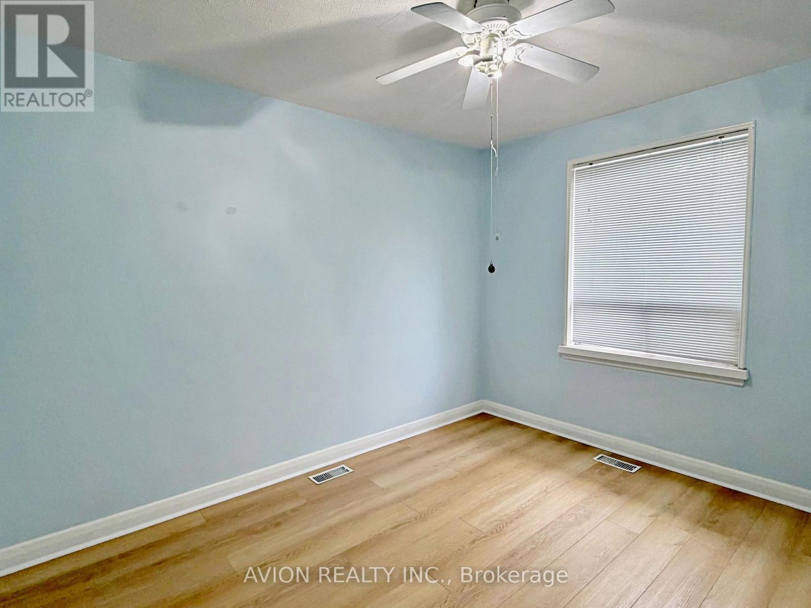 50 Tormore Drive, Richmond Hill, Ontario  L4C 3N4 - Photo 14 - N12642092