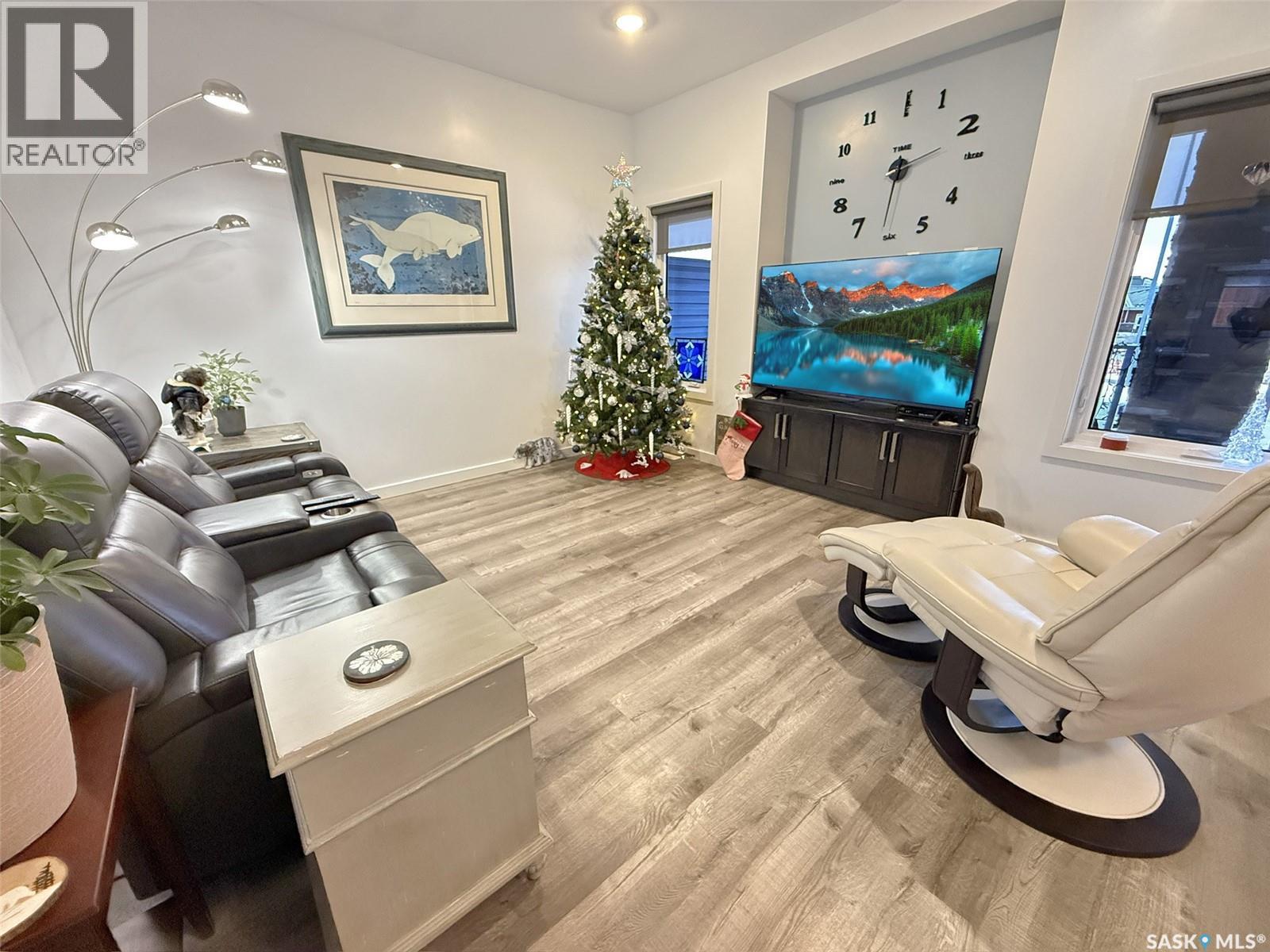 525 Douglas Drive, Swift Current, Saskatchewan  S9H 5R6 - Photo 3 - SK025755