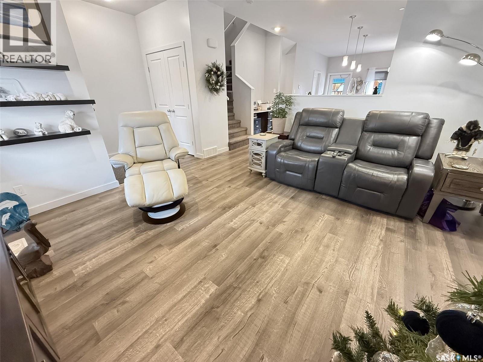 525 Douglas Drive, Swift Current, Saskatchewan  S9H 5R6 - Photo 4 - SK025755