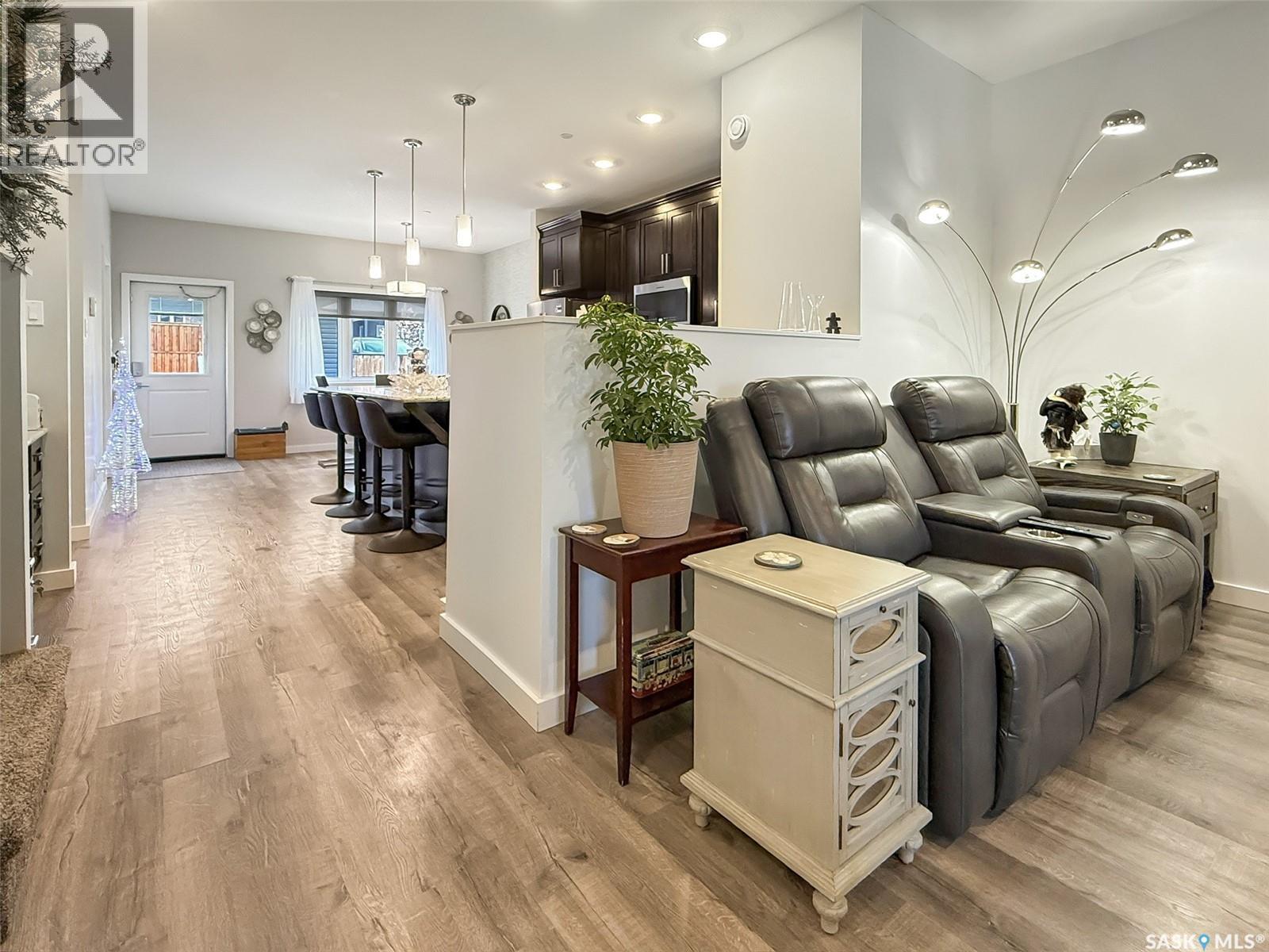 525 Douglas Drive, Swift Current, Saskatchewan  S9H 5R6 - Photo 5 - SK025755